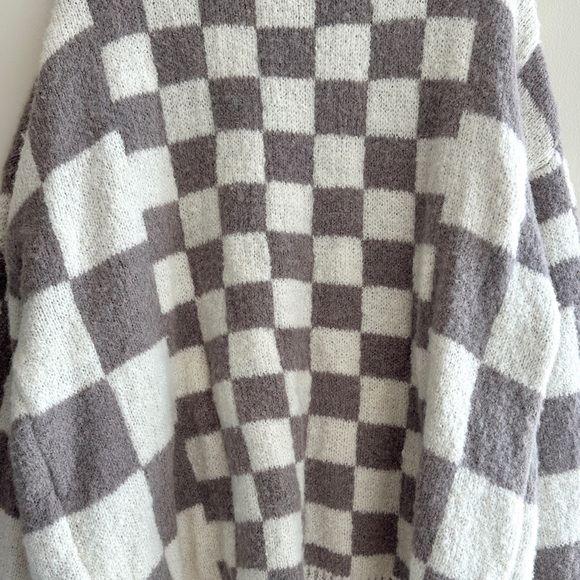 BIBI Oversized Chunky Grey and White Checkered Boyfriend Cardigan, Size Small - Picture 16 of 16